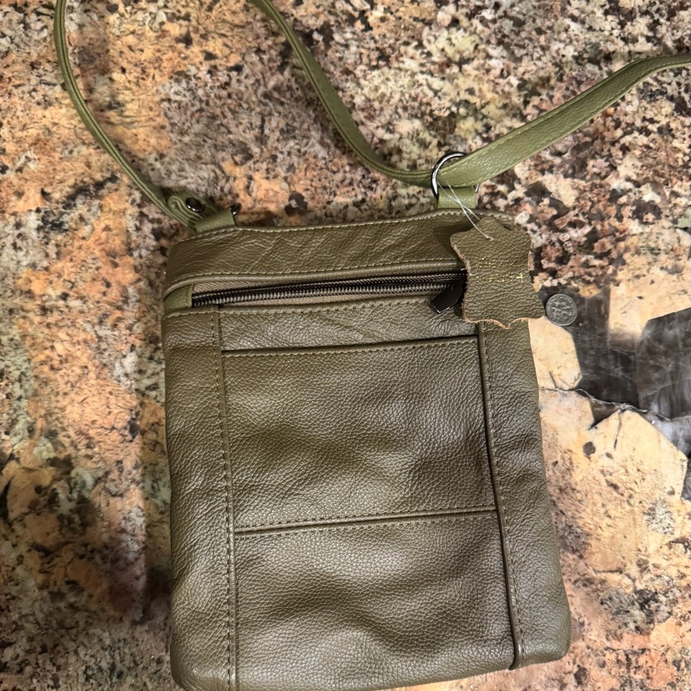 Maze 100% Leather Crossbody On the go Olive Purse